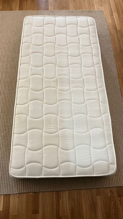 Colchão + Colchonete+ estrado