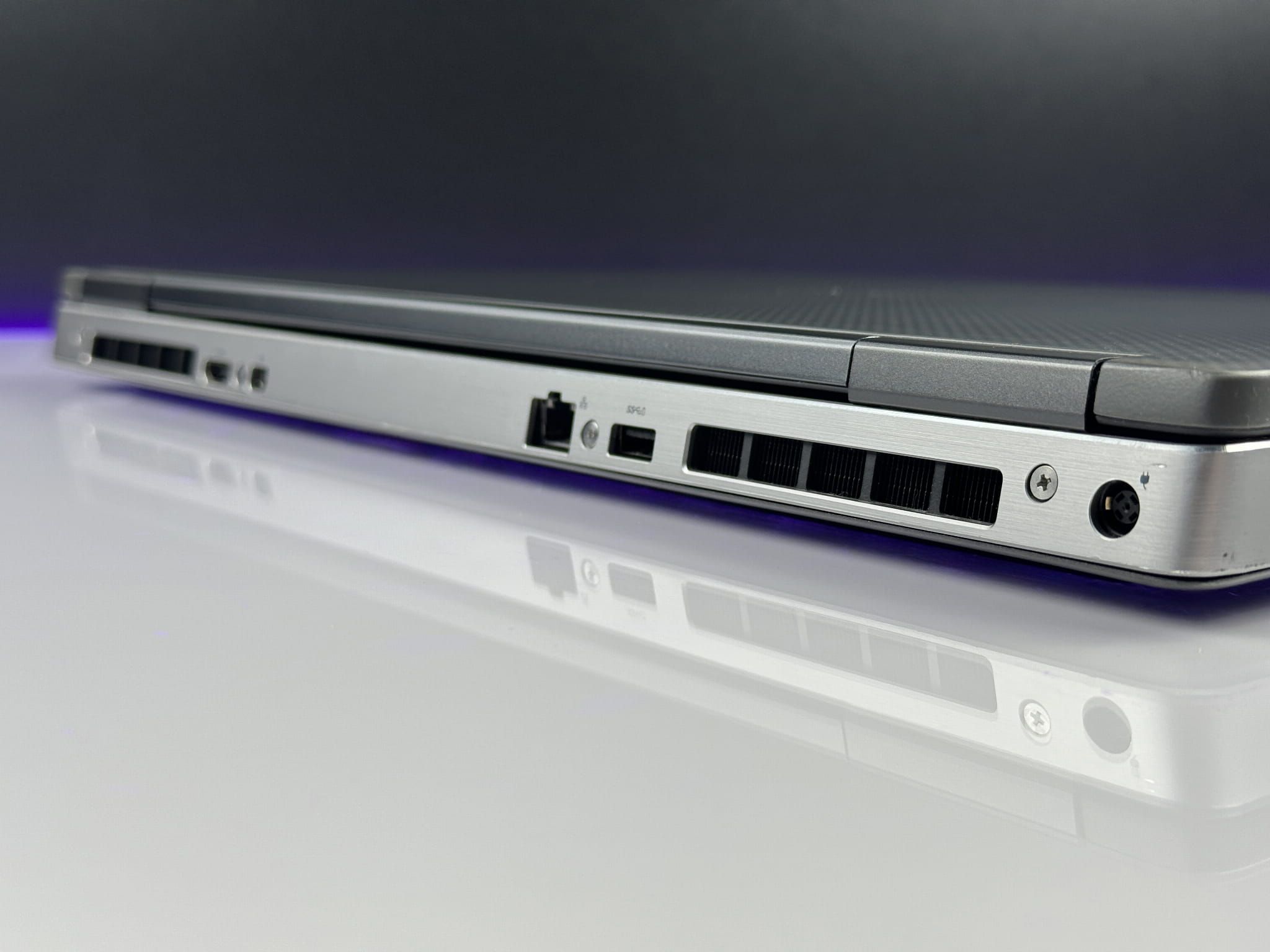 Laptop DELL Precision 7740 | Xeon E-2276M / FHD / RTX 4000 / US /FV23%