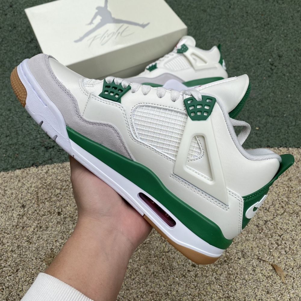 Кросівки Nike Air Jordan 4 Retro SB Pine Green Джордани ретро пин грин