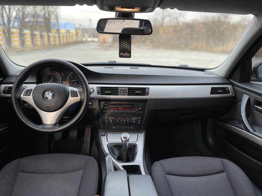 Продам BMW E91 320i газ/бенз