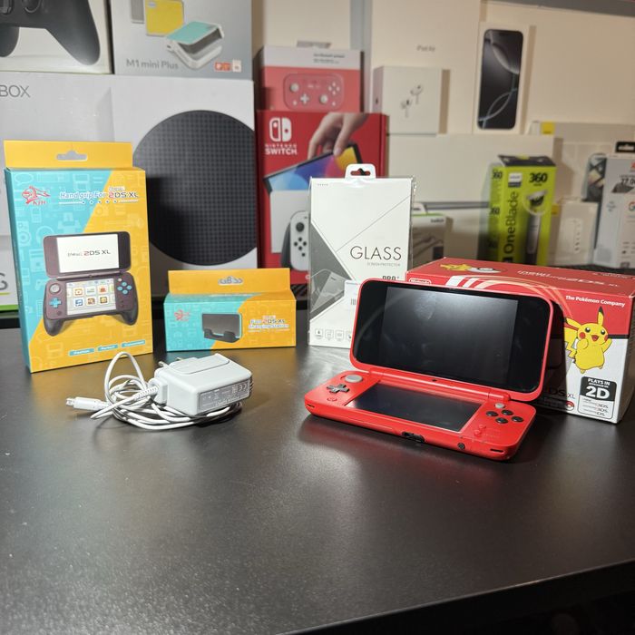 New Nintendo 2DS XL Pokeball Edition + Akcesoria