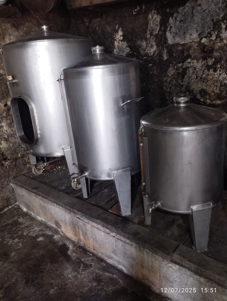 Cubas, prenças e dorna para vindima (venda junta ou separada)