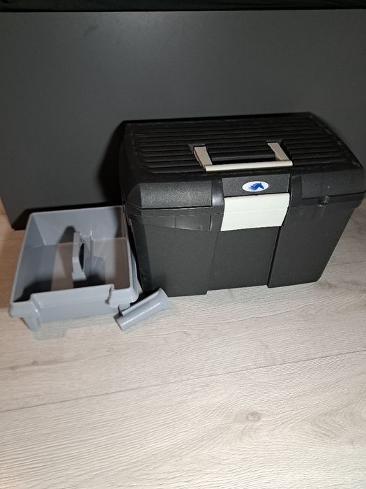 Skrzynka na szczotki jeździecka