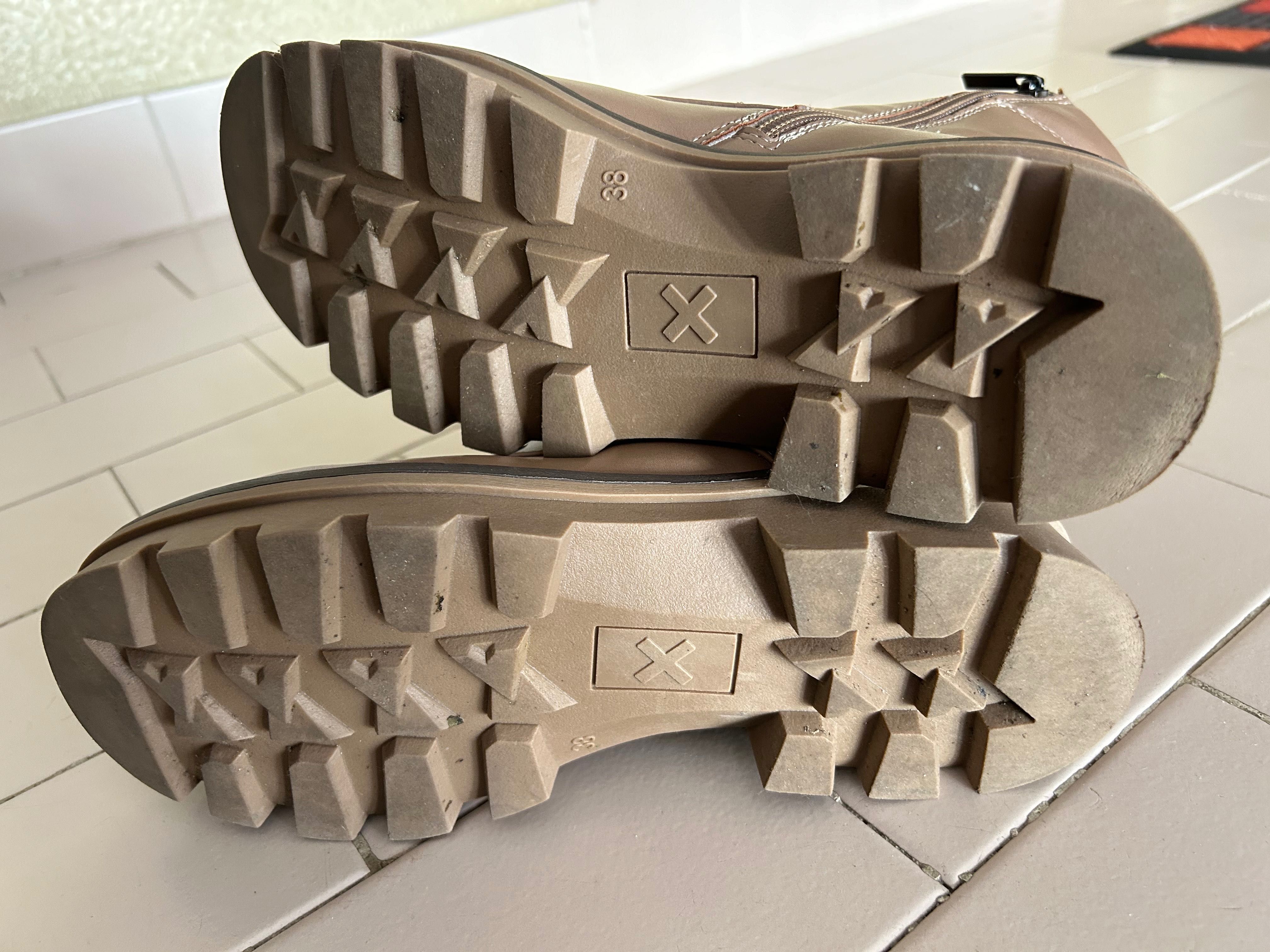 Botas de senhora, como novas