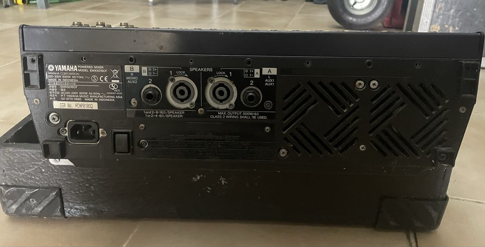 Mesa de mistura YAMAHA