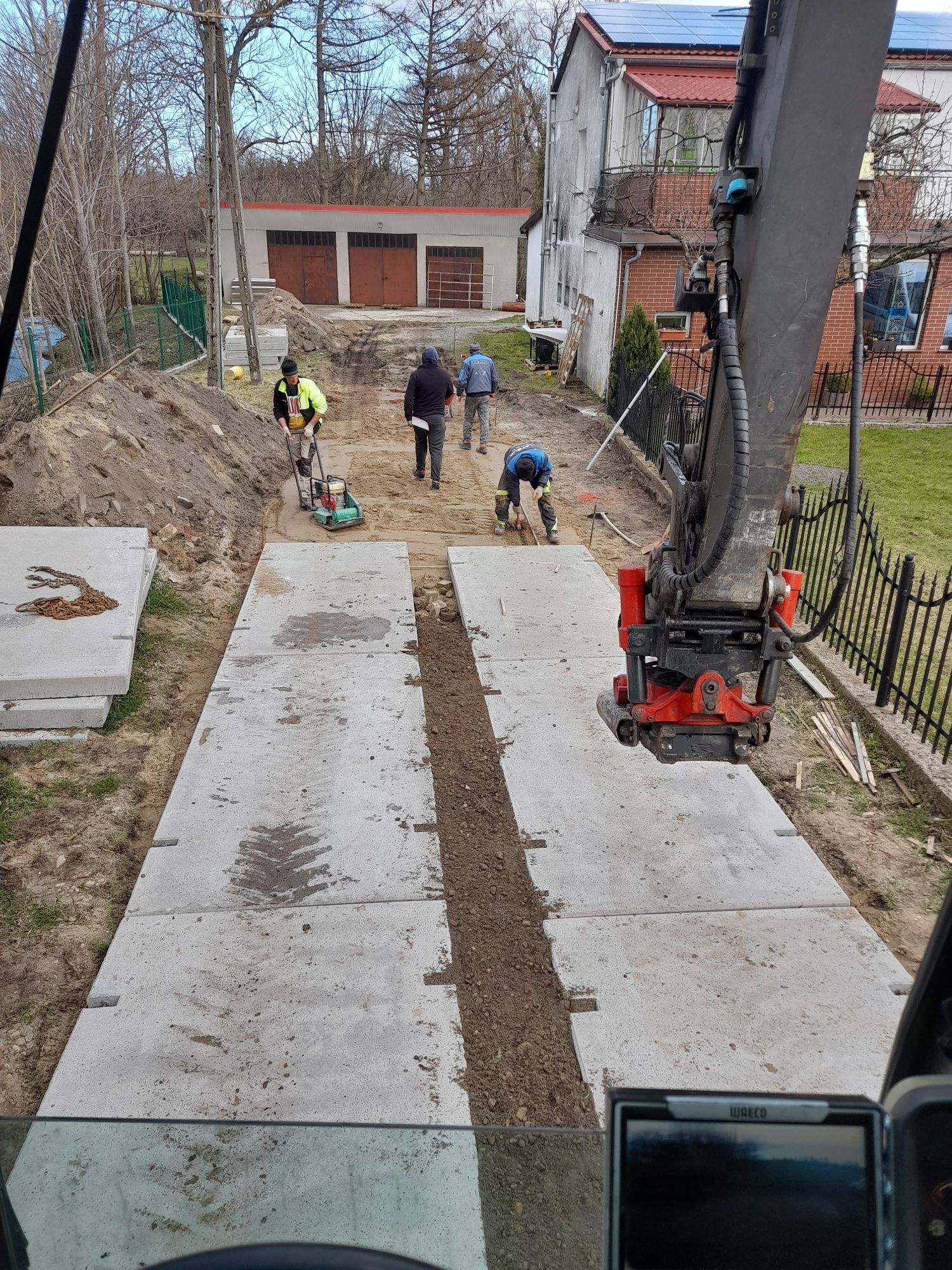 Usługi minikoparką, koparką, ładowarką, wywrotka,