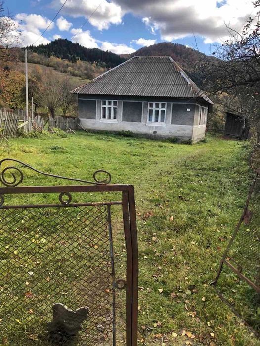 УЖОК / ЗАКАРПАТТЯ / Ділянка з будинком - 15 соток