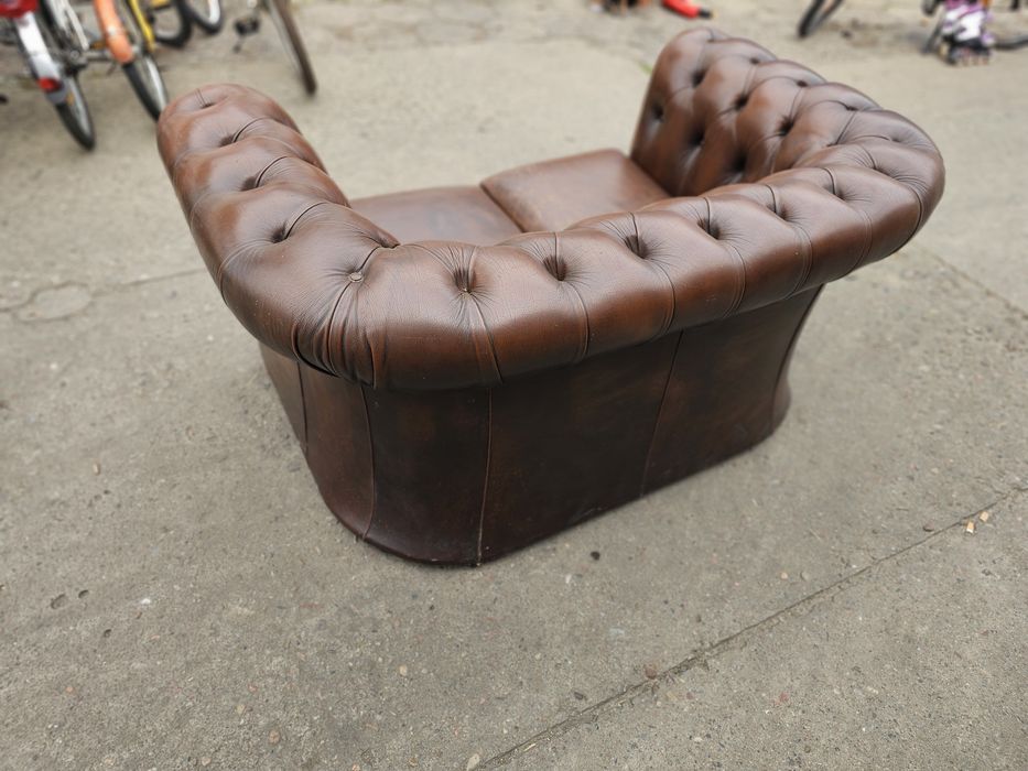 Sofa Chesterfield skórzana brązowa 140cm