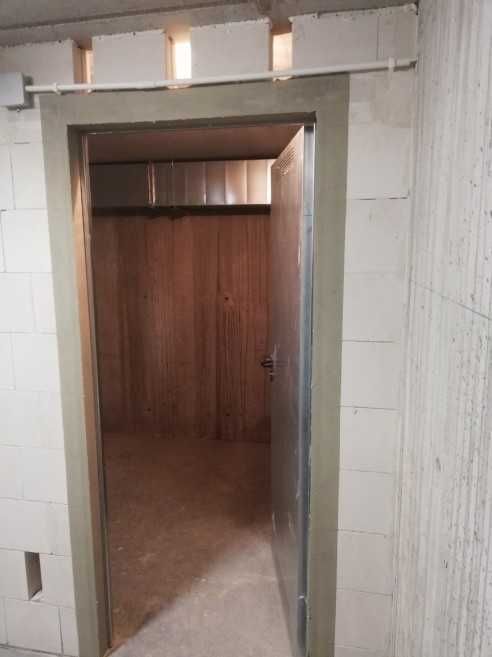 sprzedaż miejsca garażowego i komórki w garażu podziemnym.