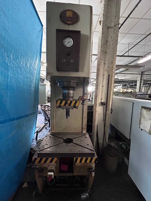 Prasa hydrauliczna P6330   100 t