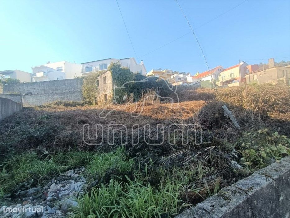 Terreno com projeto aprovado na Meadela