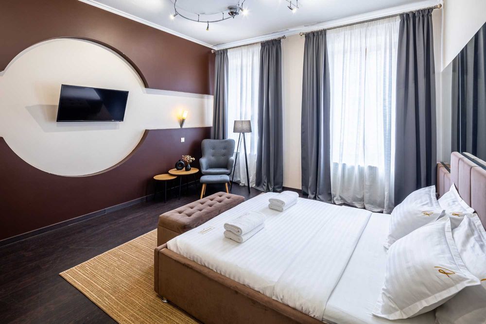 вул. Листопадового Чину 12/Оренда житла Подобово 4 кім. кв./для 10 ос.