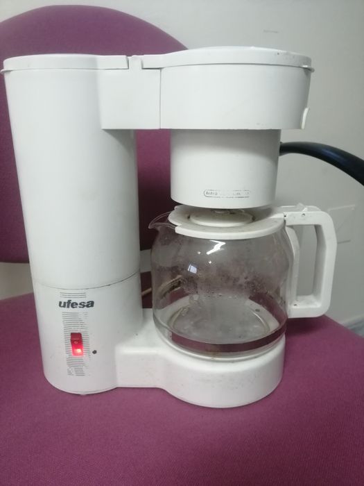 Cafeteira Ufesa branca