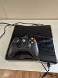 Konsola Xbox 360 Slim 250GB + pad bezprzewodowy