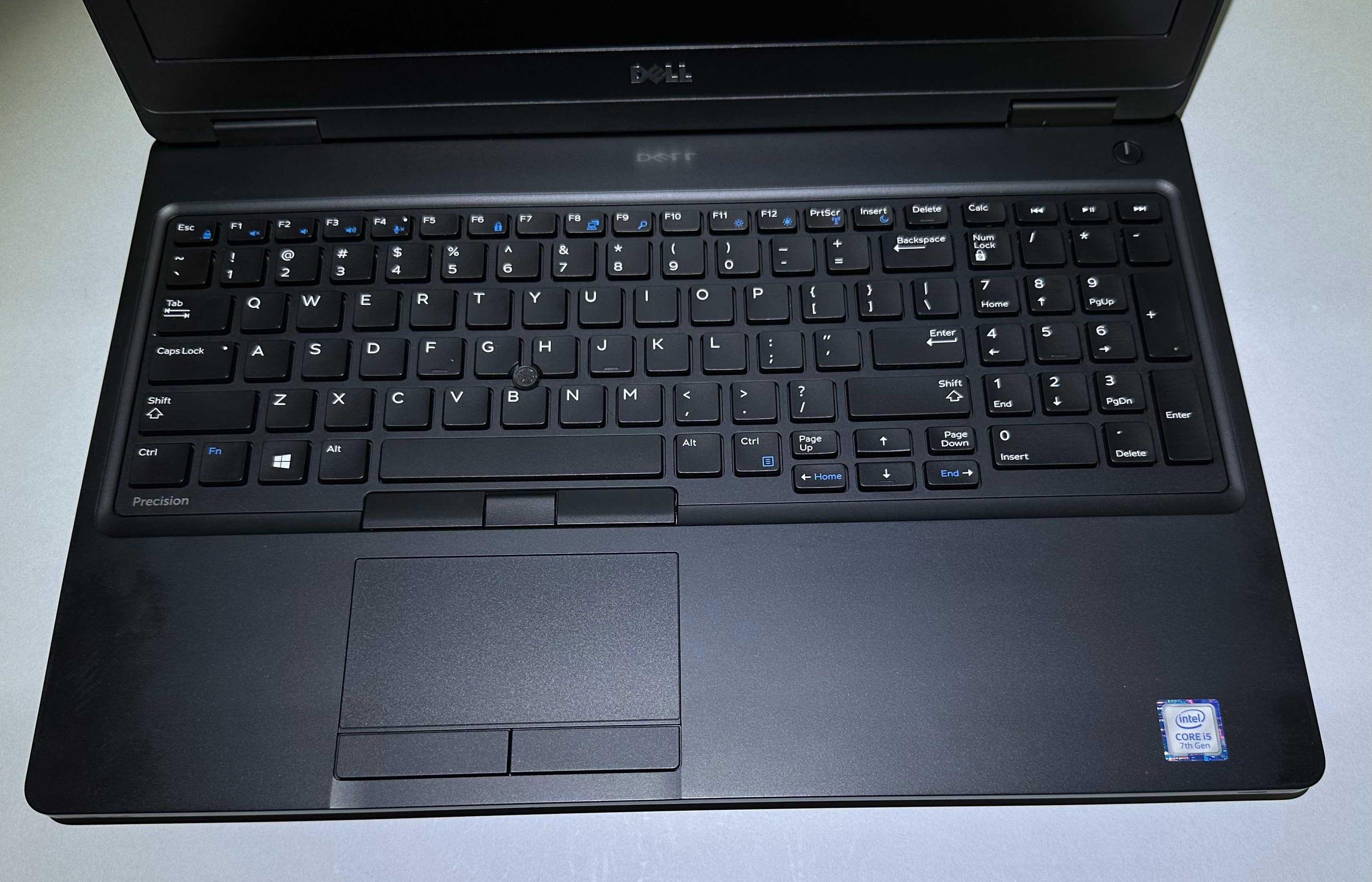 Dell Precision 3520 i5-7440HQ/16gb /512gb SSD /FHD/2gb NVIDIA  M620/0%