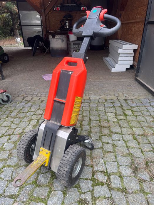 Ciągnik (paleciak) elektryczny traktor uciąg 1000kg dwa akumulatory