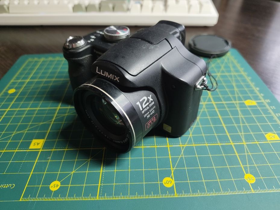 Фотоапарат Panasonic Lumix DMC-FZ8 на запчастини