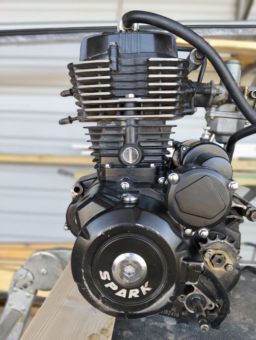 Двигун 163fml.200 кубів.Запчастини, SPARK r28 r27