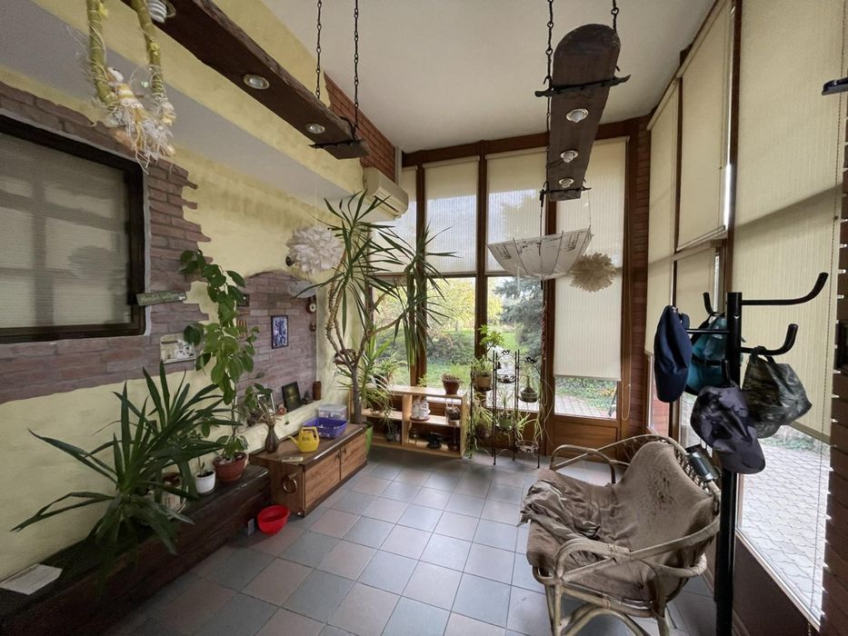 Оренда 2-поверхового будинку перша здача