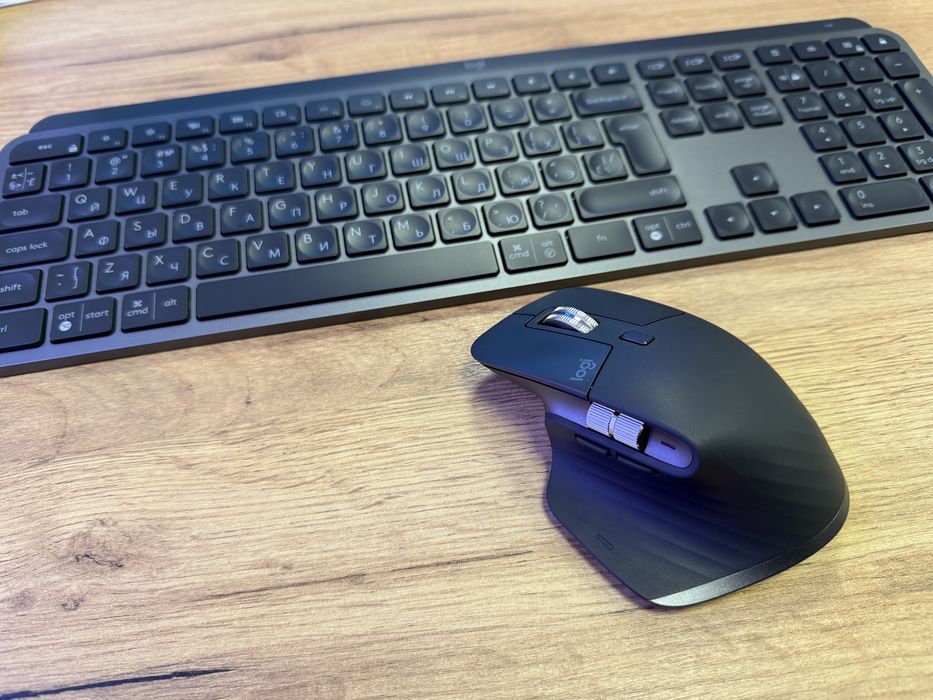 Клавиатура Logitech MX Keys + Мышь Logitech MX Master 3