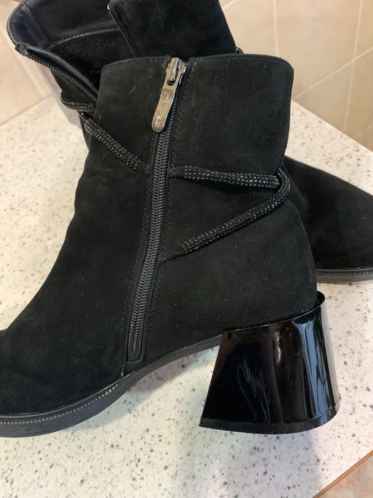 Замшеві черевики