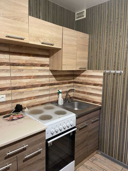 1к квартира м. Защитников Украины ул. Бр. Потемкин.