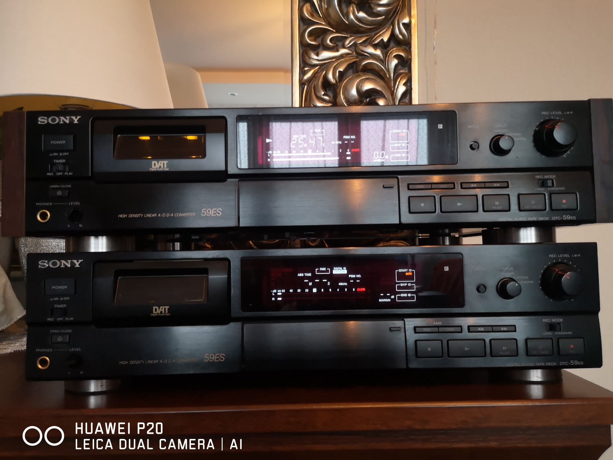 Sony dat 59ES Magnetofon bez boczków drewnianych.