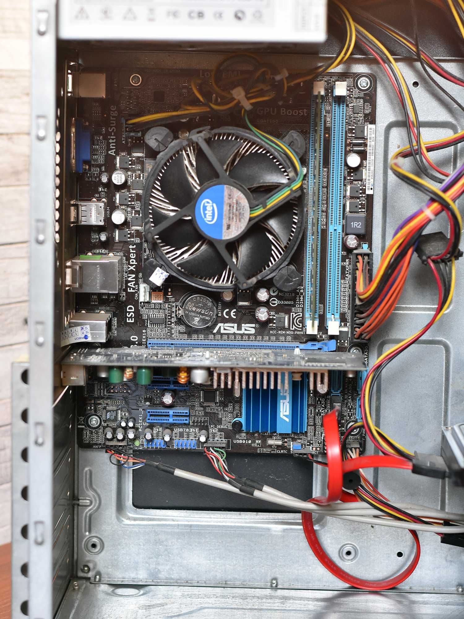 Системный блок 2,7 GHz, 4 ГБ с Win7  в отличном состоянии