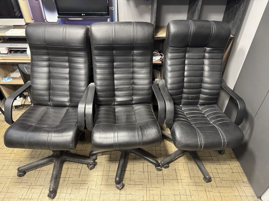 Офісне крісло, відмінний стан, є 3шт. Львів