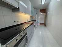 Apartamento T3 renovado com lugar de garagem