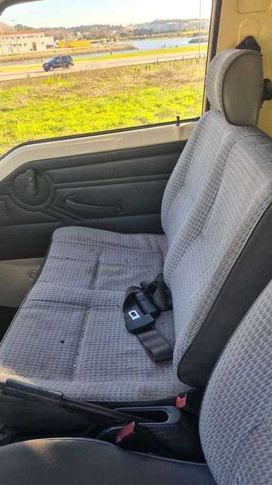 Mitsubishi L300 longa e teto alto