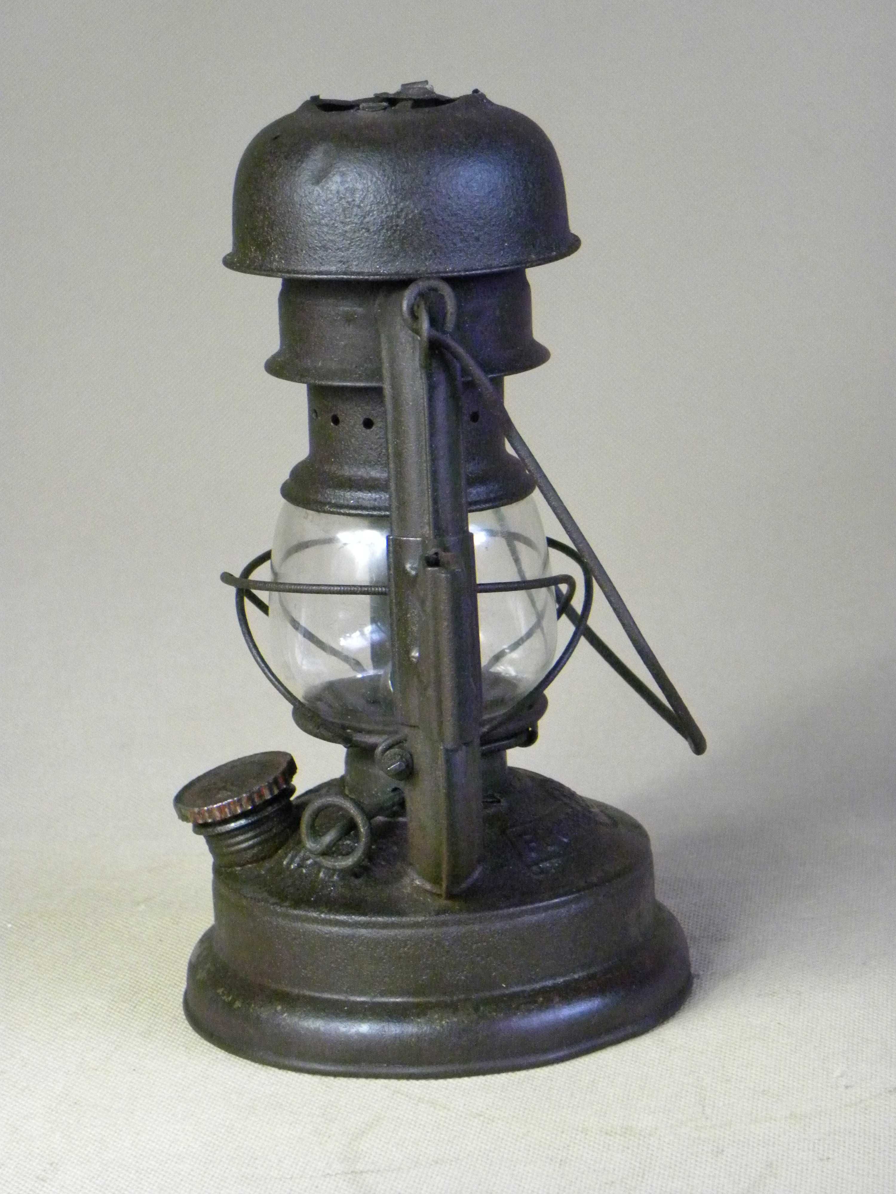 Stara niemiecka lampa wojskowa naftowa Feuerhand 176 E