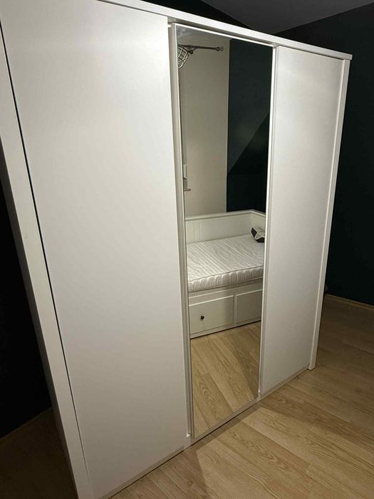 Szafa trzydrzwiowa