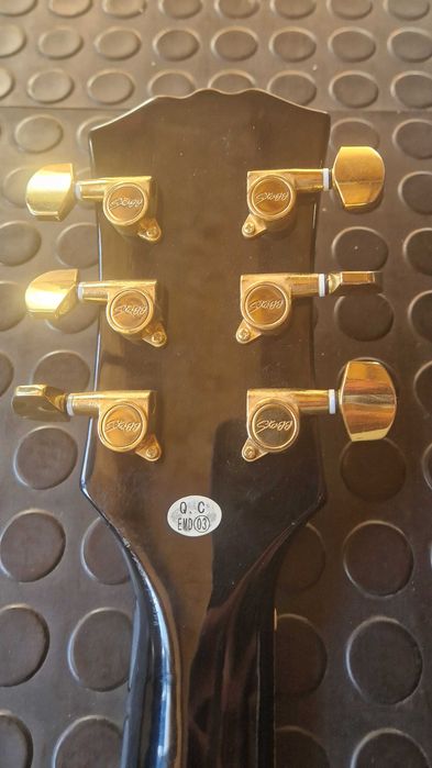 Guitarra elétrica - Stagg L400 BK Les Paul