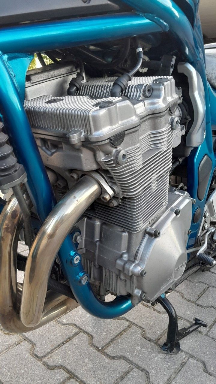Suzuki Bandit GSF600 super stan