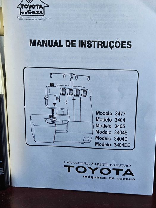 Máquina de costura - -corte e cose .   Toyota .