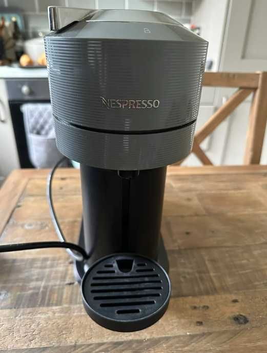 Maquina de café nespresso Vertuo (Oferta de capsulas)