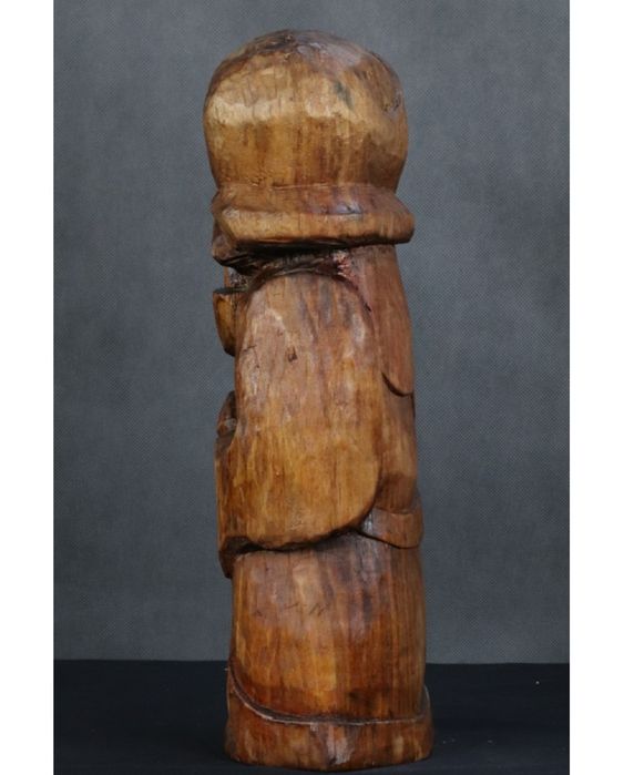 Postać z fajką. Drewno. Sztuka ludowa. Polska. XX wiek.
