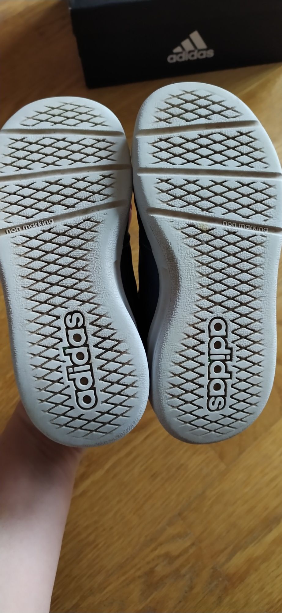 Buciki chłopięc firmy Adidas, model Tensaur rozm. 28