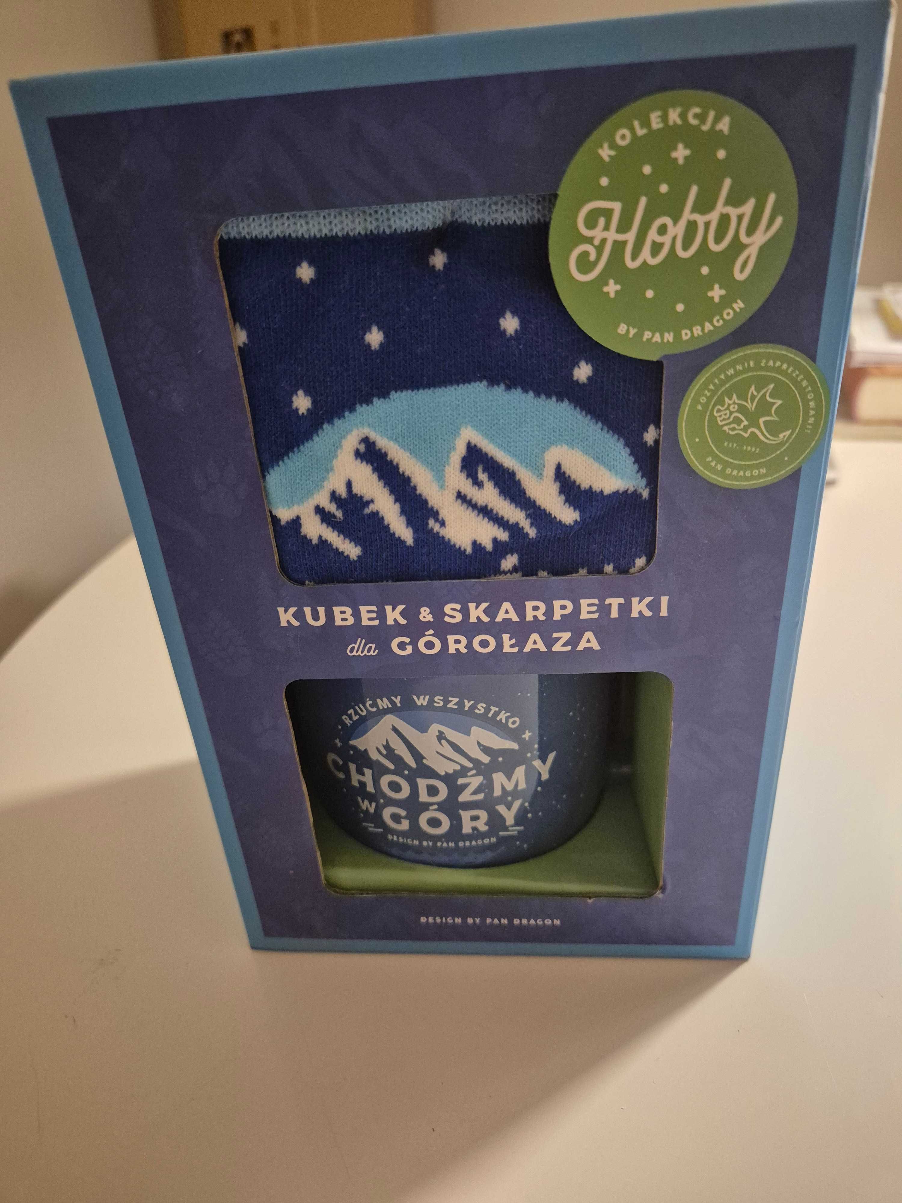 skarpety i kubek dla miłośnika gór
