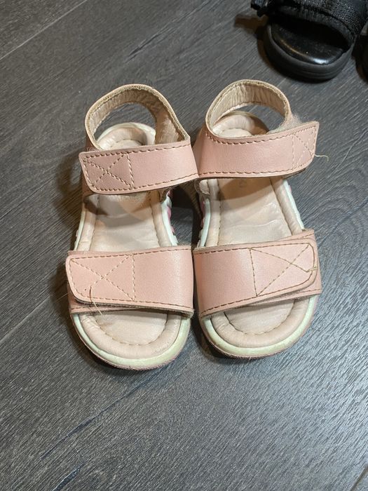 Сандали для девочки 23, 25