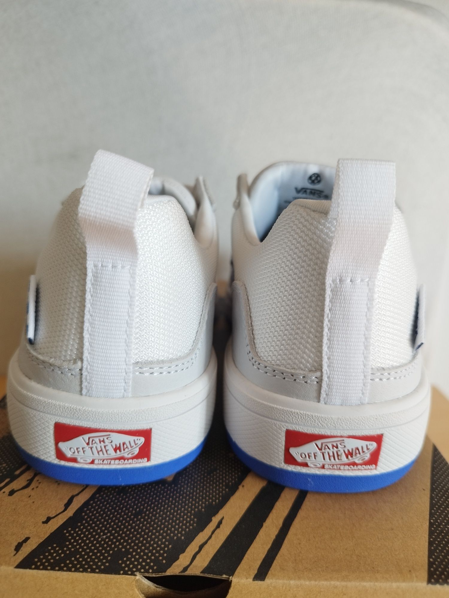 Vans tamanho 40 novos.