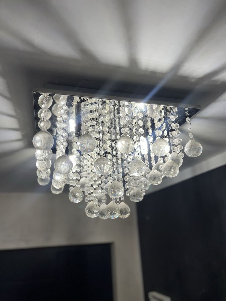 Lampa z krysztalkami glamour