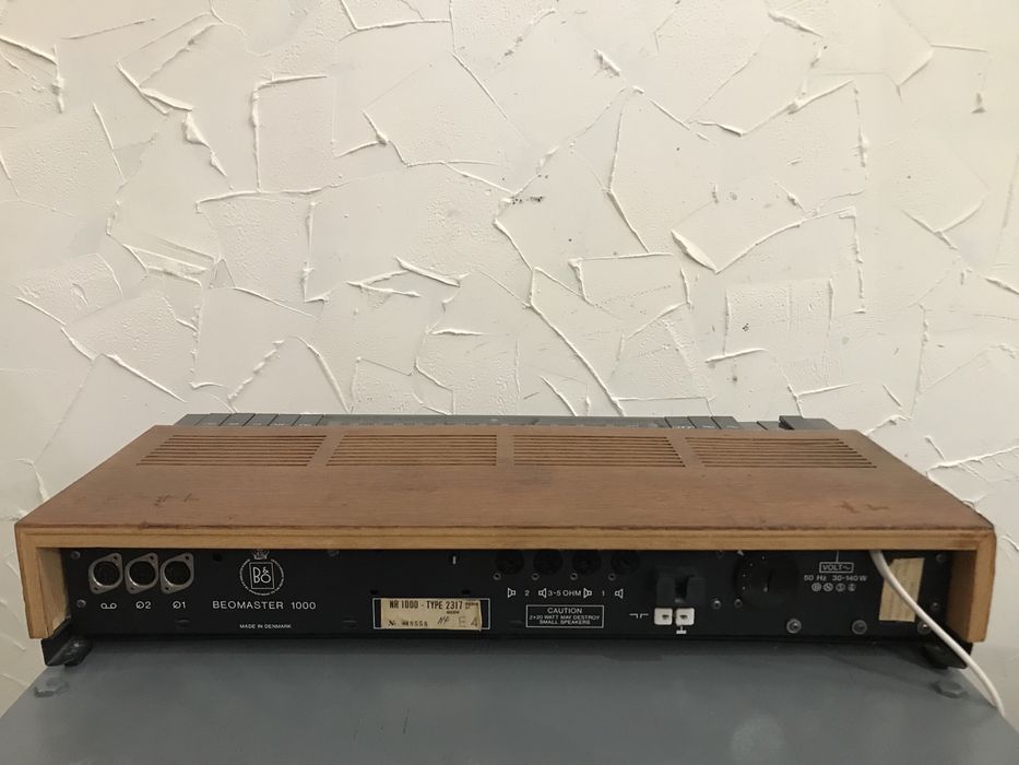 Ресивер  B&O Beomaster 1000.