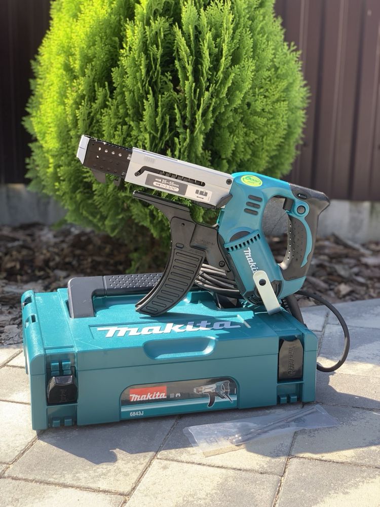 Bluetooth колонка,прожектор,Makita шурупокрут для гіпсокартону