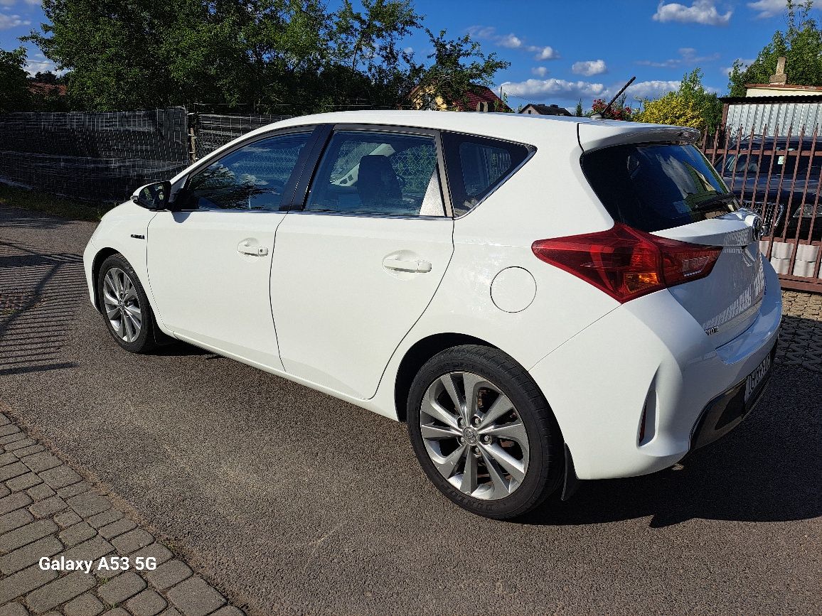 Toyota Auris 1.8 hybryda od właściciela
