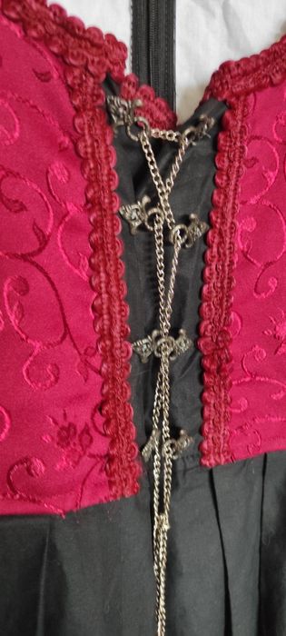 Suknia bawarska plus size