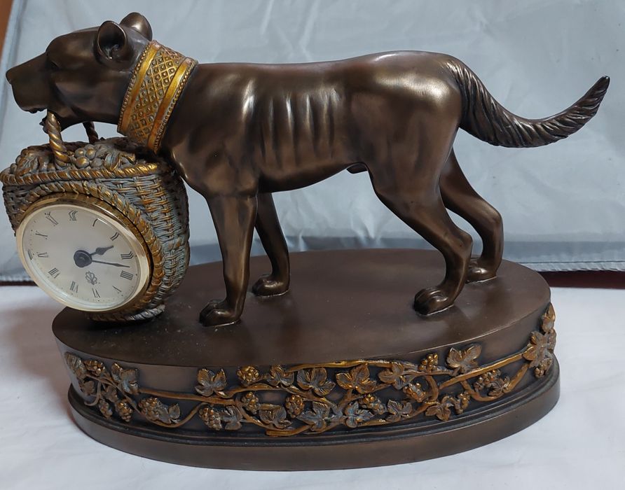 Zegar kominkowy z figurka psa