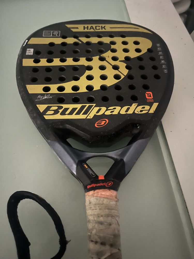 Raquete de Padel (Bullpadel Gold Edition)