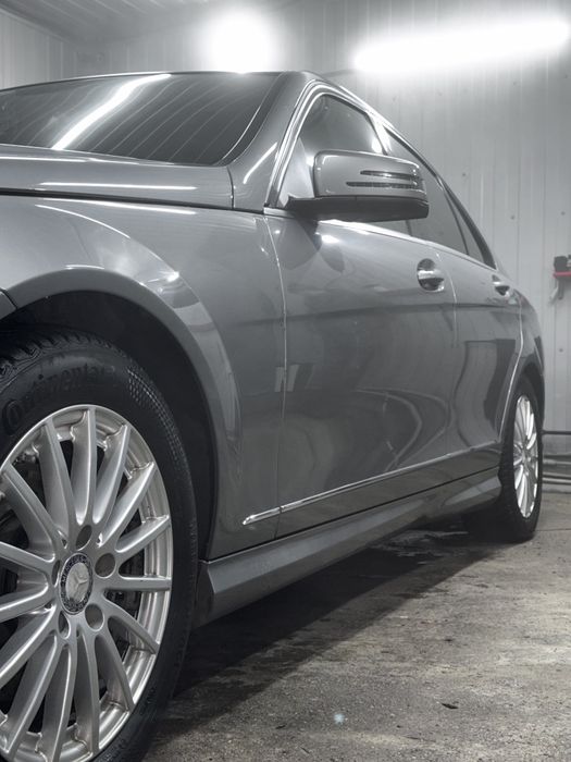 Мерседес с300 99350км, 2 власники.